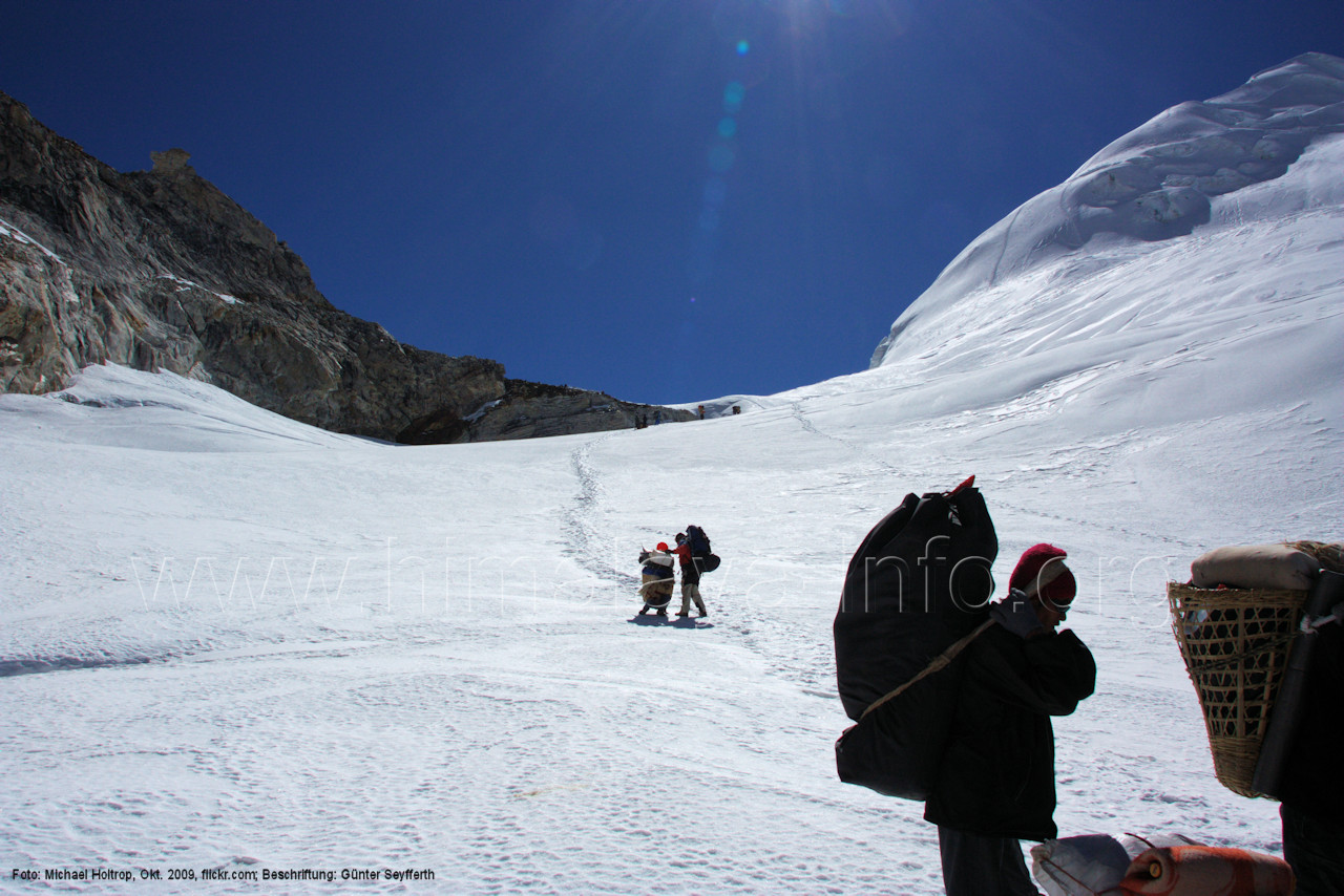 Uzun sarkma kokrak sakrab porno Bi toyda porno